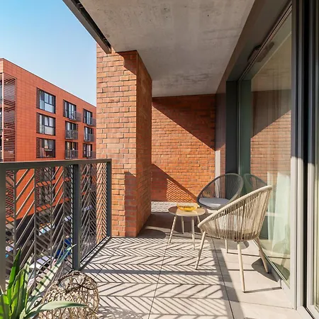 Magic Old Town With Parking By Lion *