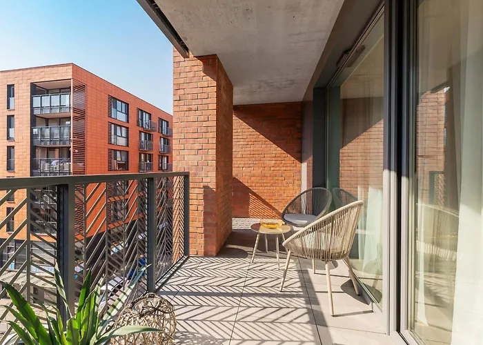 Magic Old Town With Parking By Lion *