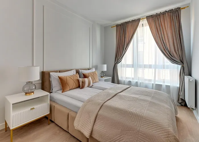 Magic Old Town With Parking By Lion