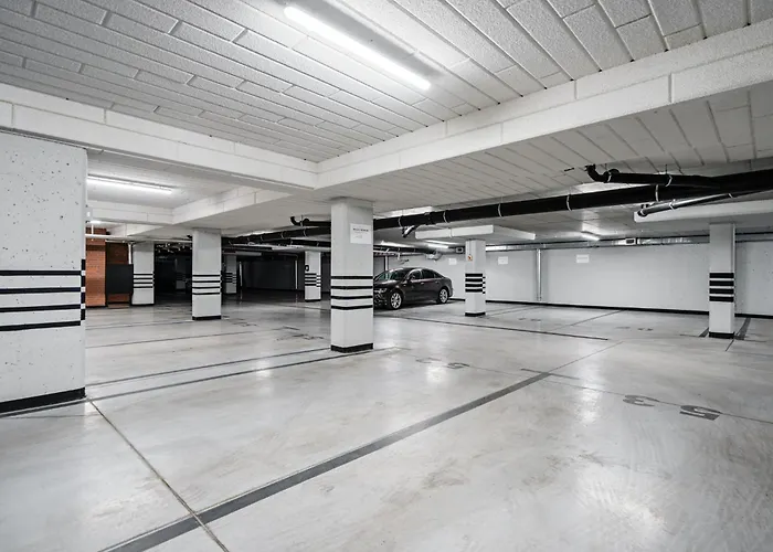 Magic Old Town With Parking By Lion